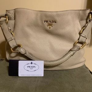 Prada shoulder bag with side pockets!
